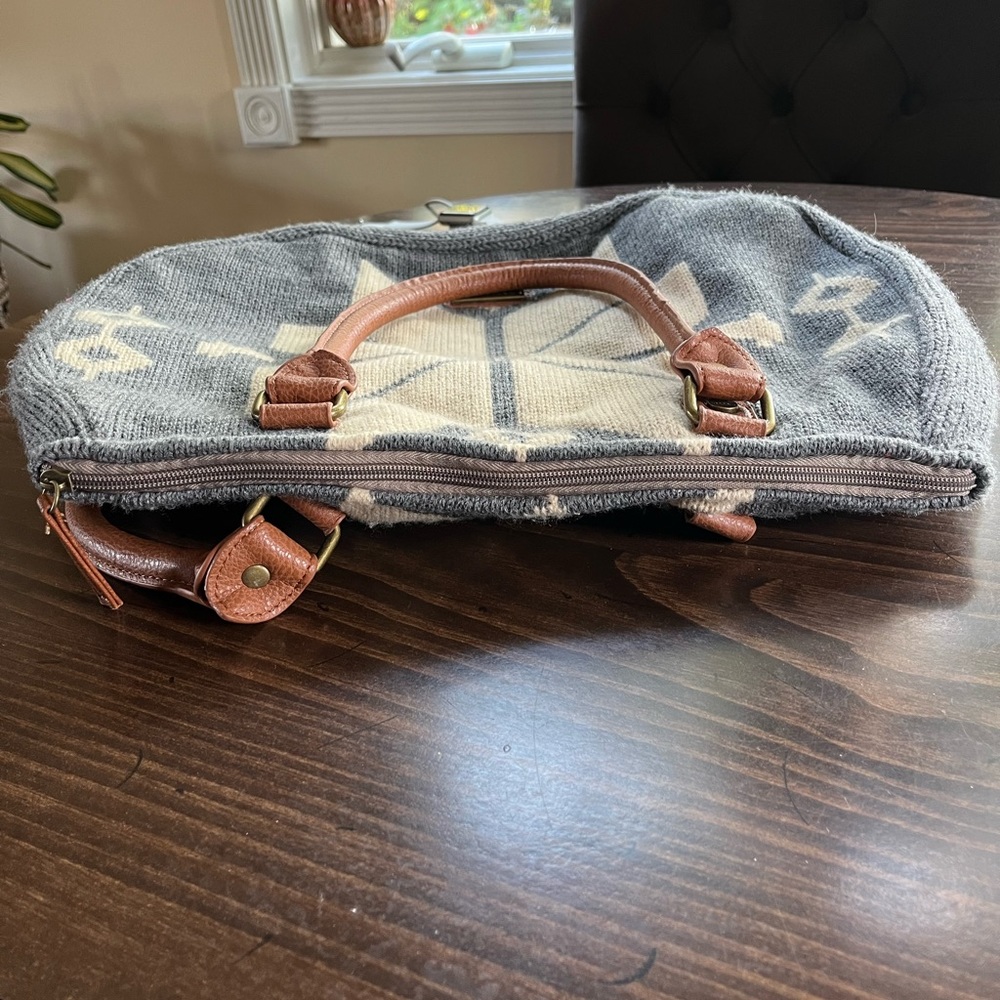 Madden Girl Y2K Grey and White Sweater Shoulder Bag Purse - Picture 5 of 8